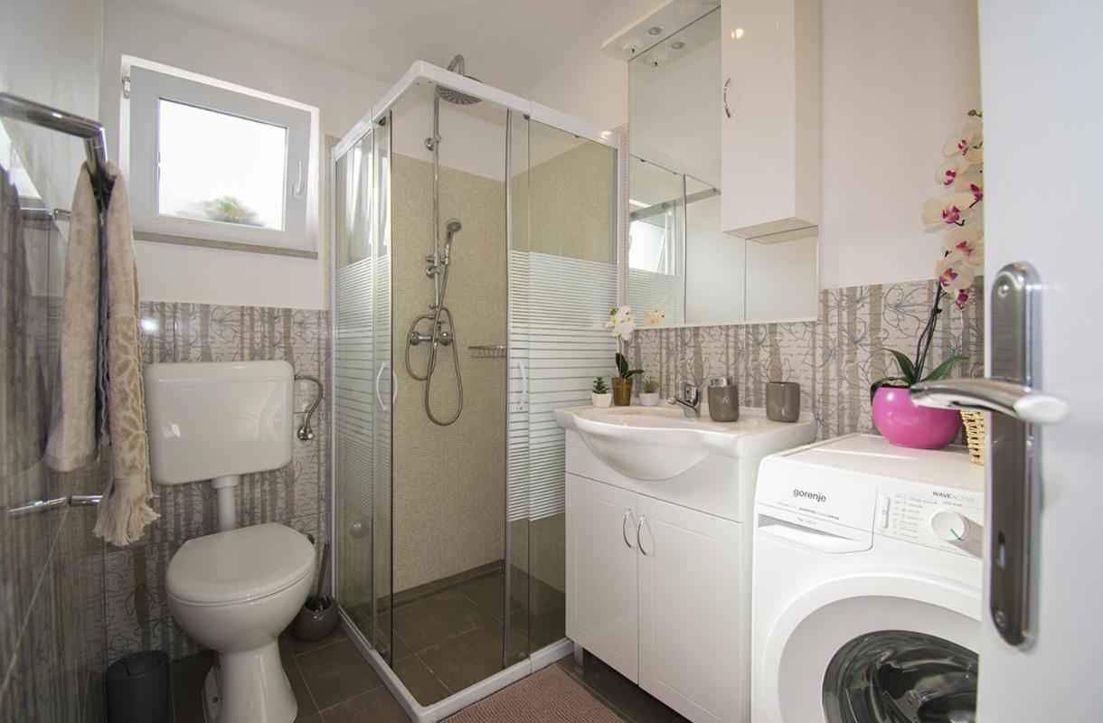 Apartment Edera, Near The Town In A Quiet Location Rovinj Bagian luar foto